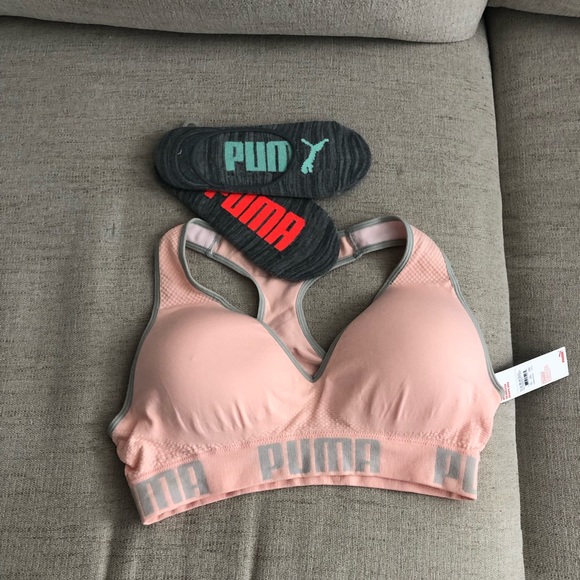 UPDATED Puma Shape Sports Bra/2 Pairs of Socks - Picture 2 of 6